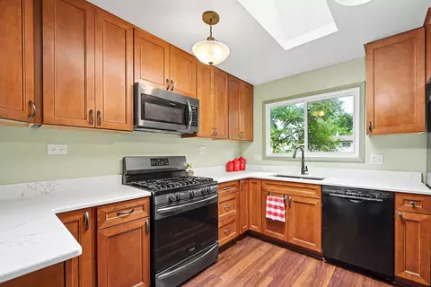 1970 Nottingham Ln, Wheaton, IL 60189 photo 9