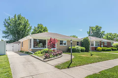 145 Princeton St, Des Plaines, IL 60016