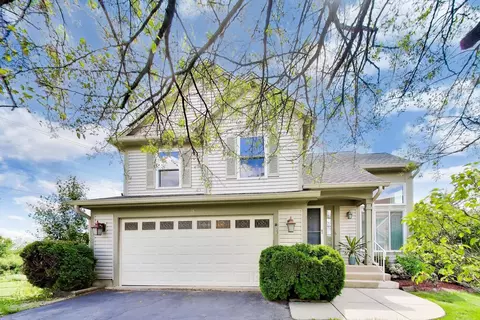 15 Lenox Ct, South Elgin, IL 60177