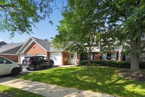 2434 Charleston Dr #3, Schaumburg, IL 60193