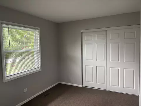 347 Tiverton Ln, Steger, IL 60475 photo 6