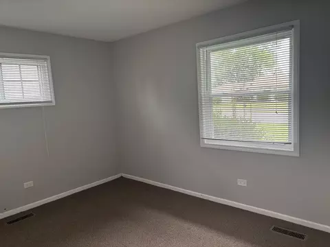 347 Tiverton Ln, Steger, IL 60475 photo 5