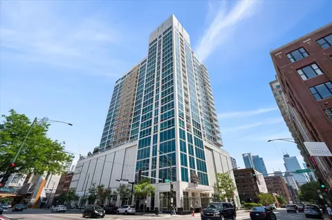 757 N Orleans St #908, Chicago, IL 60654