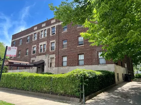2121 E 72nd St, Chicago, IL 60649 photo 4
