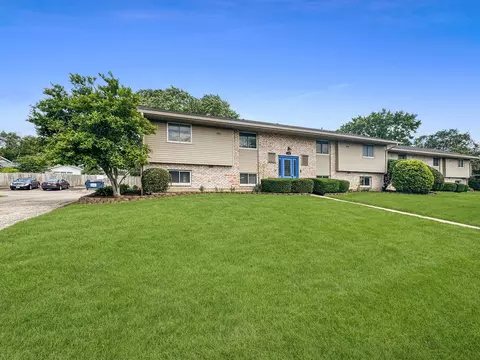 1342 S 14th St #B2, Saint Charles, IL 60174