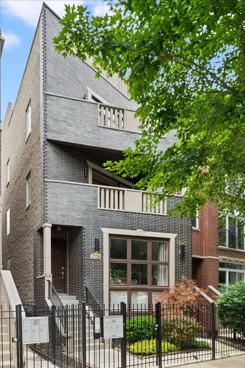 2726 W Cortez Ave #2, Chicago, IL 60622