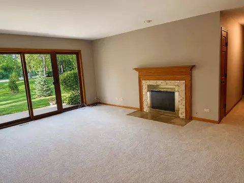 1901 Gresham Cir #A, Wheaton, IL 60189 photo 5