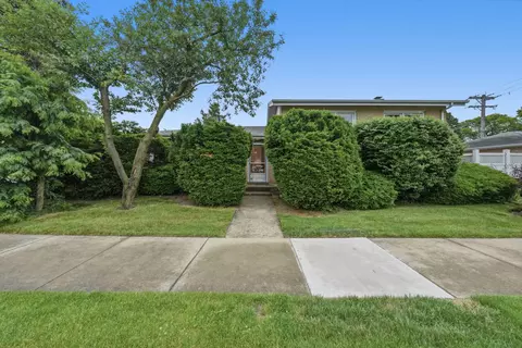 9137 Central Ave, Morton Grove, IL 60053