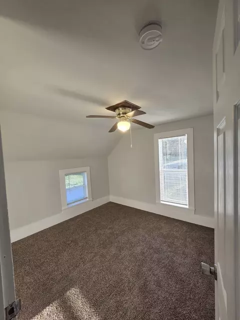 Bedroom - 19550 Fellows Rd, Morrison, IL 61270 photo 3 of 6