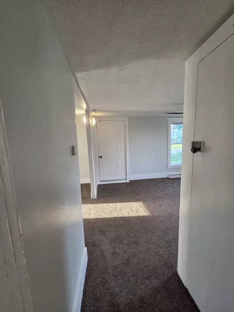 Entry Way - 19550 Fellows Rd, Morrison, IL 61270 photo 1 of 2