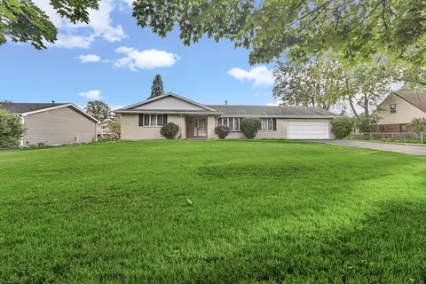 325 Wintree Ln, New Lenox, IL 60451