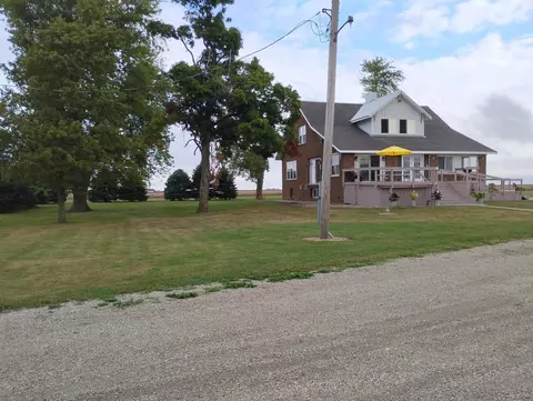 10788 N 1000 East Rd, Chenoa, IL 61726