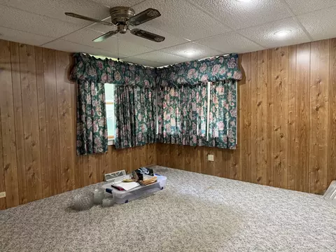 Living - 708 E Glover St, Ottawa, IL 61350 photo 4 of 4
