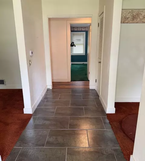 Entry Way - 708 E Glover St, Ottawa, IL 61350 photo 1 of 1