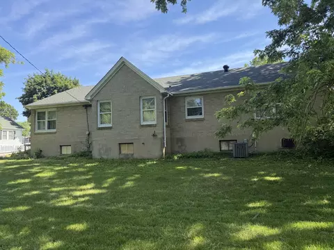 Exterior - 708 E Glover St, Ottawa, IL 61350 photo 3 of 4