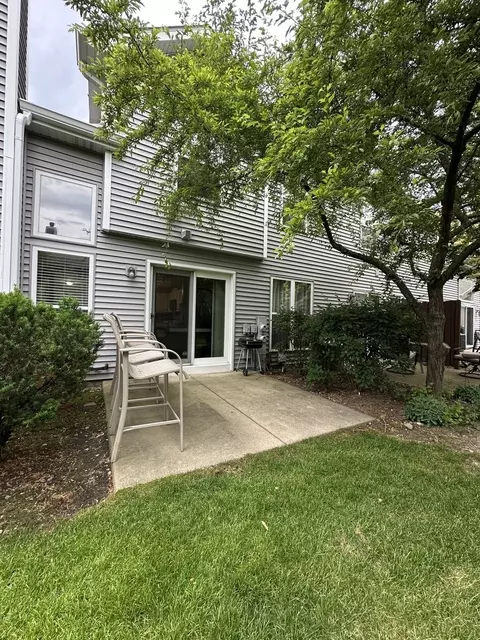 Exterior - 1346 Brunswick Ct, Elgin, IL 60120 photo 4 of 6