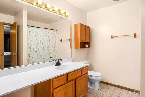 Bath - 23117 Judith Ct, Plainfield, IL 60586 photo 1 of 3