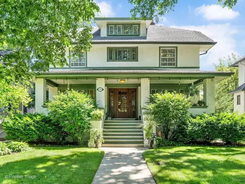 160 N Elmwood Ave, Oak Park, IL 60302