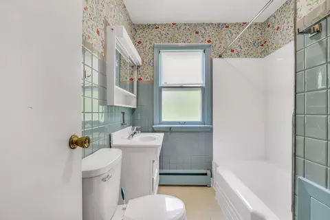 Bath - 2 Eva Ter, Lake Bluff, IL 60044 photo 1 of 2