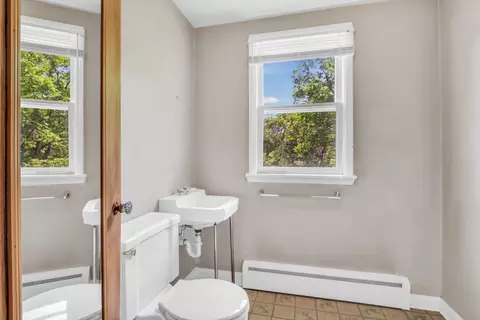 Bath - 2 Eva Ter, Lake Bluff, IL 60044 photo 2 of 2