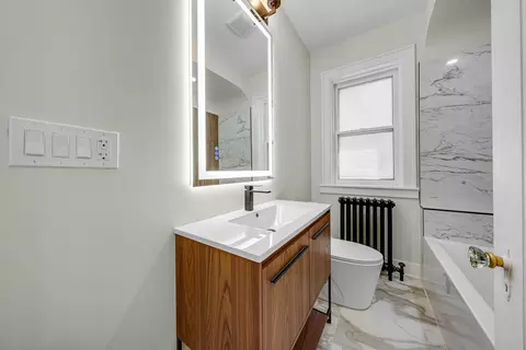 Bath - 5341 W Wrightwood Ave, Chicago, IL 60639 photo 1 of 2