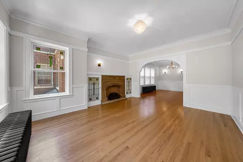 Living - 5341 W Wrightwood Ave, Chicago, IL 60639 photo 6 of 7