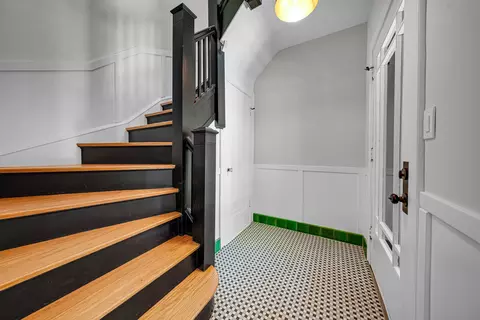 Entry Way - 5341 W Wrightwood Ave, Chicago, IL 60639 photo 4 of 5