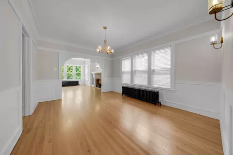 Living - 5341 W Wrightwood Ave, Chicago, IL 60639 photo 5 of 7