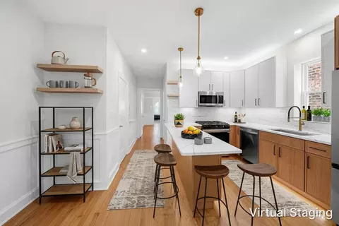 Entry Way - 5341 W Wrightwood Ave, Chicago, IL 60639 photo 1 of 5