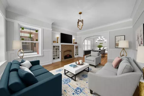 Living - 5341 W Wrightwood Ave, Chicago, IL 60639 photo 4 of 7