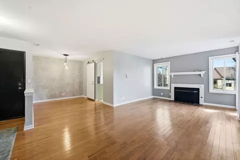 Living - 6267 Trinity Dr #2-D, Lisle, IL 60532 photo 2 of 5