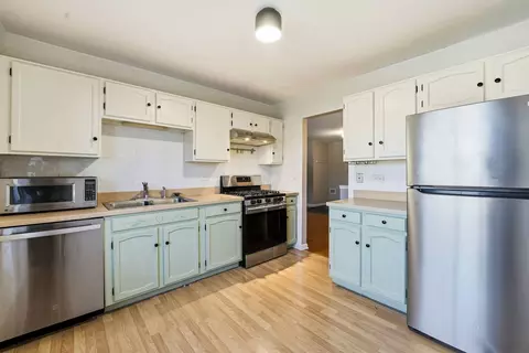 Kitchen - 6267 Trinity Dr #2-D, Lisle, IL 60532 photo 1 of 3