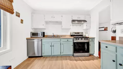 Kitchen - 6267 Trinity Dr #2-D, Lisle, IL 60532 photo 2 of 3