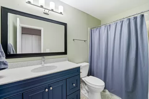 Bath - 6267 Trinity Dr #2-D, Lisle, IL 60532 photo 3 of 3
