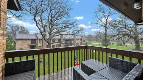 Exterior - 6267 Trinity Dr #2-D, Lisle, IL 60532 photo 2 of 2