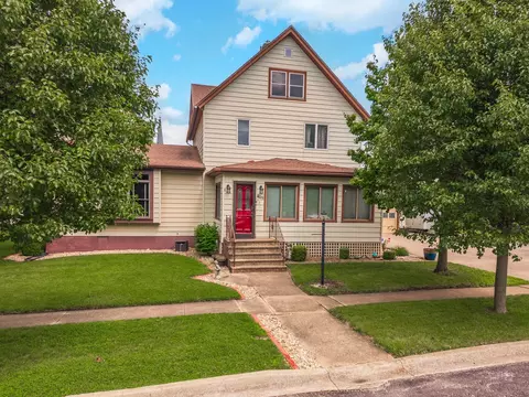 415 N 4th St, Chatsworth, IL 60921