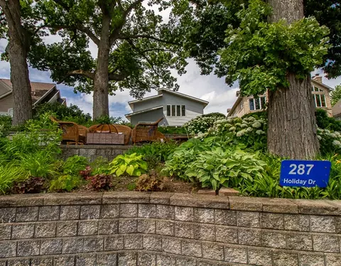 287 Holiday Dr, Lake Holiday, IL 60552