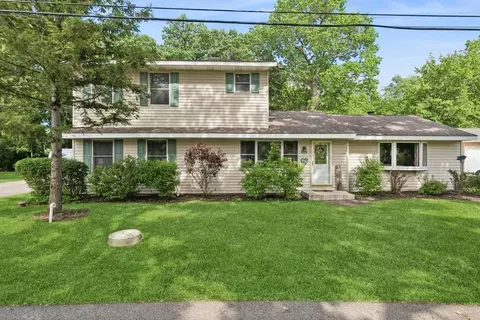 111 Eastwood Ave, Port Barrington, IL 60010