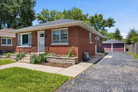 9 Ridge Rd, Lemont, IL 60439