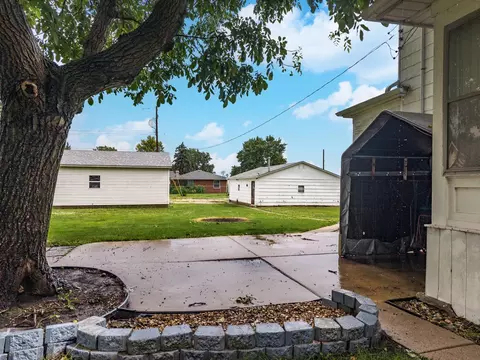 Exterior - 614 E Ash St, Chatsworth, IL 60921 photo 8 of 11