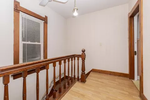 Entry Way - 614 E Ash St, Chatsworth, IL 60921 photo 6 of 7