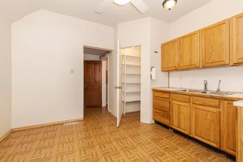 Entry Way - 614 E Ash St, Chatsworth, IL 60921 photo 4 of 7