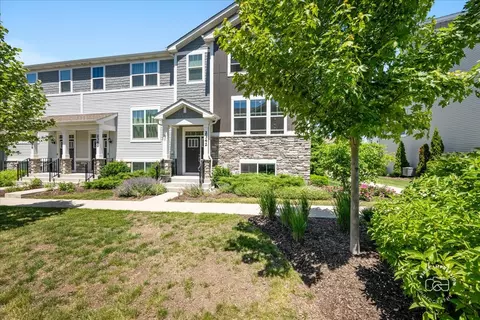 2342 Southwind Blvd, South Elgin, IL 60177