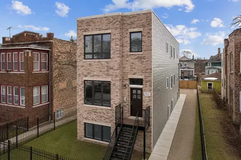 5955 W Superior St, Chicago, IL 60644