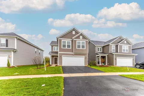 2751 Lawlor Ln, Naperville, IL 60564
