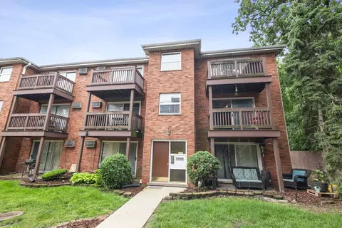 14840 Ketelaar Dr #2W, Midlothian, IL 60445