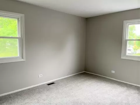 Bedroom - 157 Peter Ct #B, Bartlett, IL 60103 photo 1 of 3