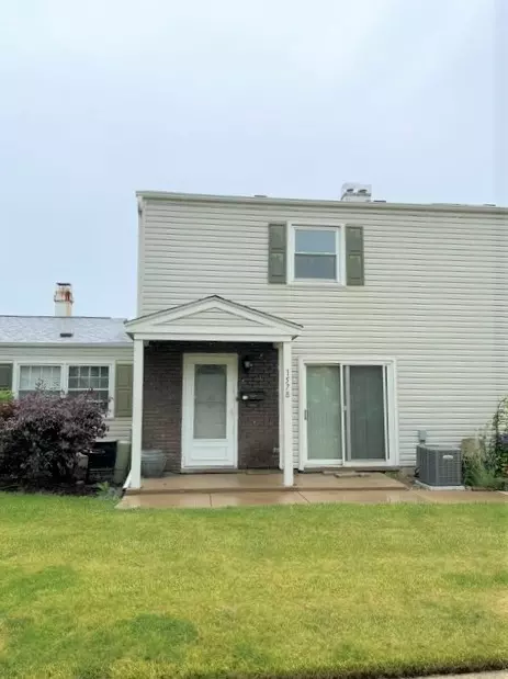 157 Peter Ct #B, Bartlett, IL 60103