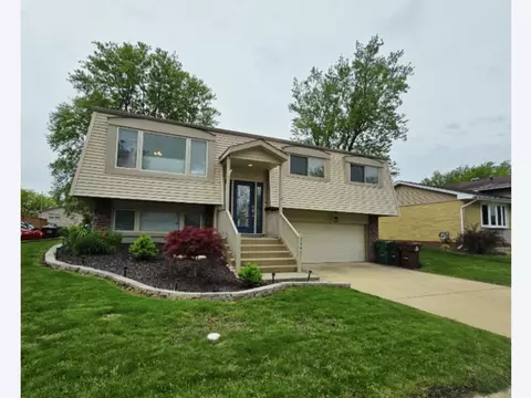 7447 160th Pl, Tinley Park, IL 60477