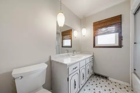 Bath - 16955 S Bernardine St, Lansing, IL 60438 photo 2 of 2